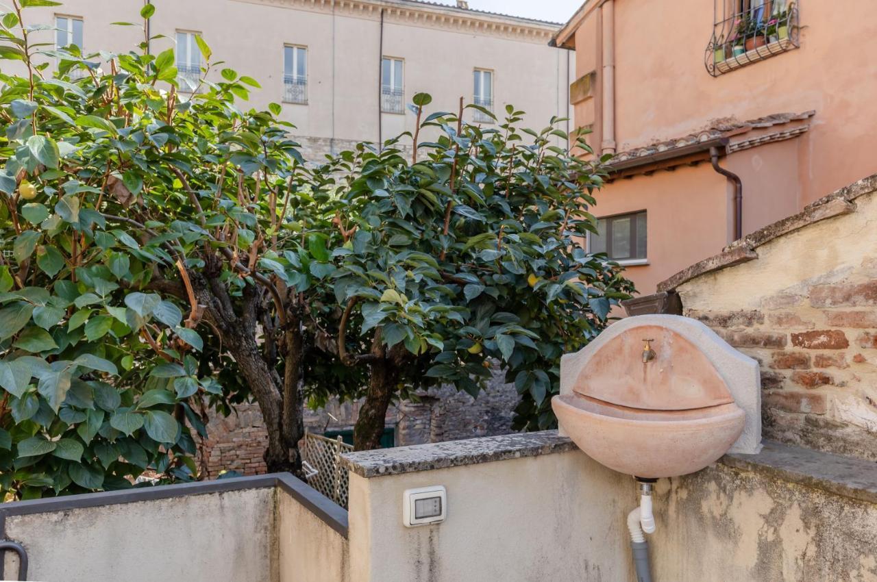 Charming Terrace House In The Heart Of Perugia Apartment Bagian luar foto